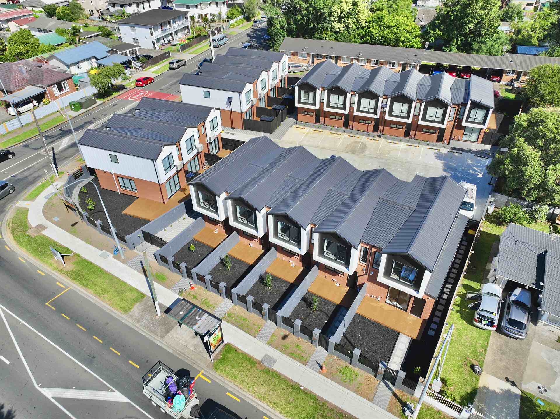 2/287 Massey Road, Mangere East, Auckland